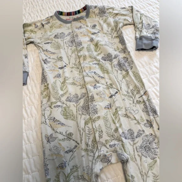 Magnetic Me Pajamas- 9-12M - Picture 2 of 7